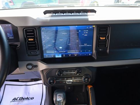 Used 2021 Ford Bronco Badlands image 15