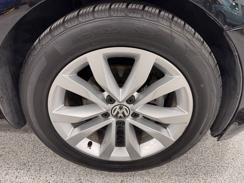 Used 2014 Volkswagen Beetle TDI image 30