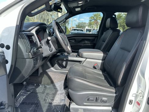 Used 2021 Nissan Titan PRO-4X w/ Pro-4x Convenience Package image 12