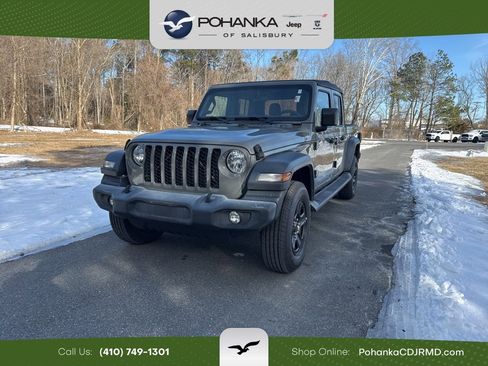 Used 2020 Jeep Gladiator Sport image 1
