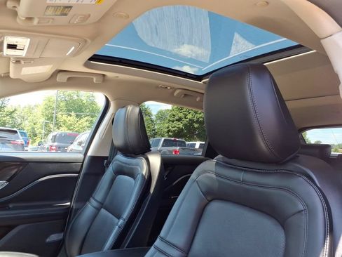 Used 2024 Lincoln Corsair Reserve w/ Equipment Group 201A AWD/4WD image 16