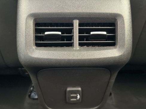 Used 2023 Chevrolet Equinox LT AWD/4WD image 21
