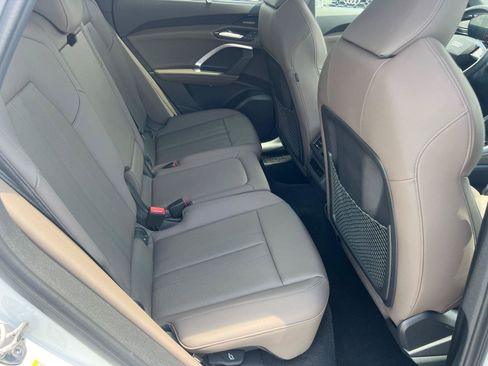 Certified 2025 Audi Q5 Premium Plus w/ Premium Plus AWD/4WD image 16