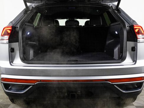 Used 2025 Volkswagen Atlas Cross Sport SE image 35