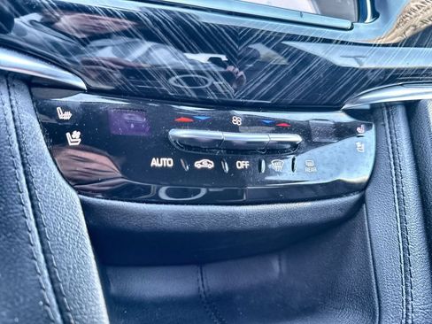 Used 2024 Cadillac XT6 Premium Luxury w/ Technology Package AWD/4WD image 19