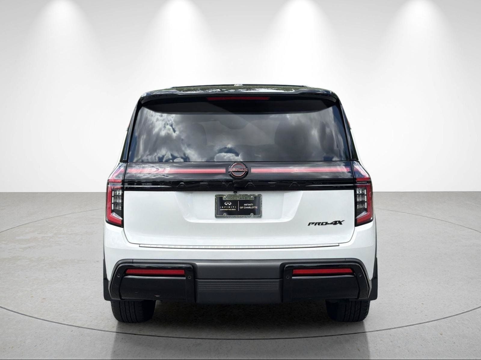 Used 2025 Nissan Armada PRO-4X AWD/4WD image 4