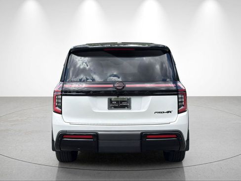 Used 2025 Nissan Armada PRO-4X AWD/4WD image 4