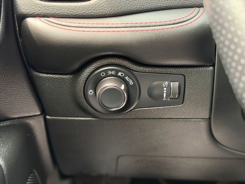 Used 2025 Dodge Durango GT AWD/4WD image 22