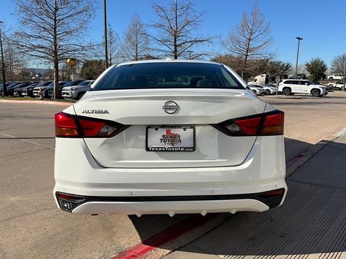 Used 2025 Nissan Altima 2.5 SV image 7