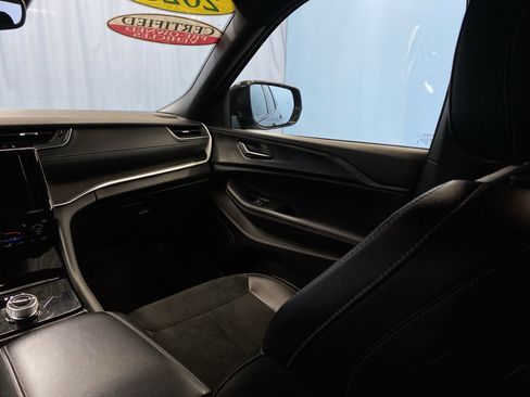 Used 2023 Jeep Grand Cherokee L Laredo image 26