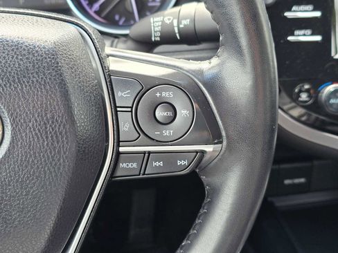 Used 2018 Toyota Camry XLE FWD image 28