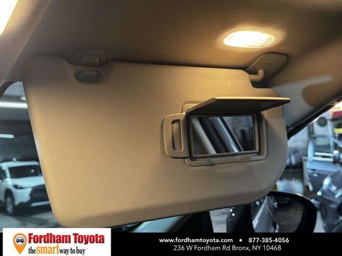 Used 2025 Nissan Rogue SV AWD/4WD image 30