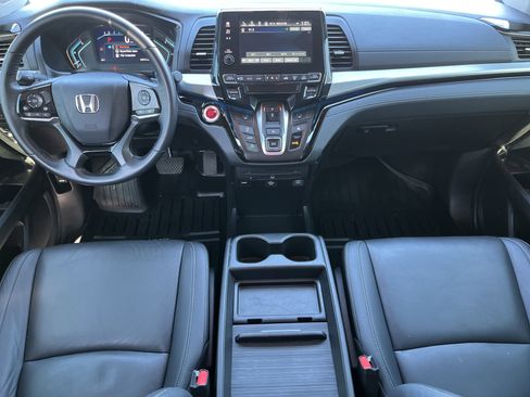 Certified 2023 Honda Odyssey Touring image 3