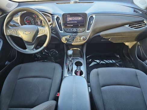Used 2021 Chevrolet Malibu LT FWD image 19