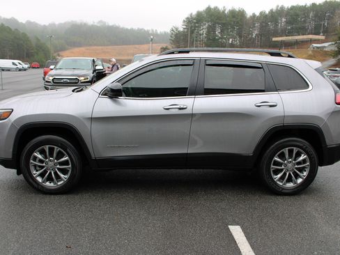 Used 2022 Jeep Cherokee Latitude Lux w/ Sun & Sound Group image 6