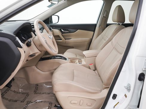 Used 2015 Nissan Rogue SL w/ SL Premium Package image 16