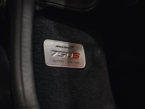 Used 2024 McLaren 750S Spider image 31
