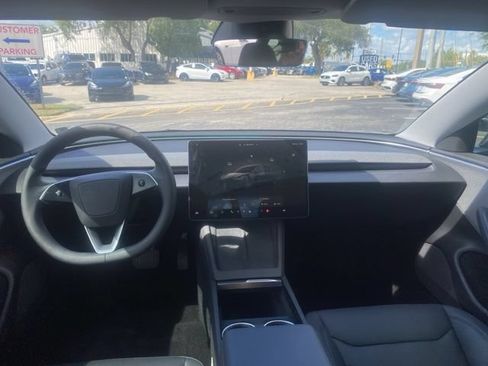 Used 2024 Tesla Model 3 Standard Range RWD image 9