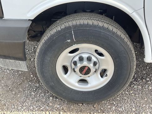 New 2025 GMC Savana 2500 Extended w/ Driver Convenience Package image 32