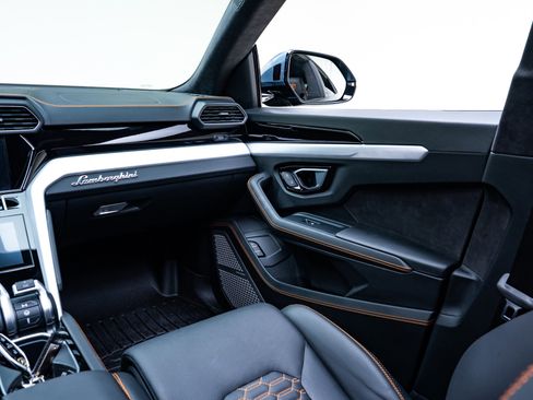 Used 2023 Lamborghini Urus S image 26