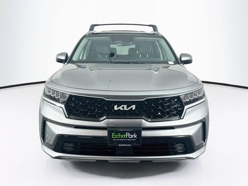 Used 2023 Kia Sorento EX w/ Panoramic Sunroof Package FWD image 2