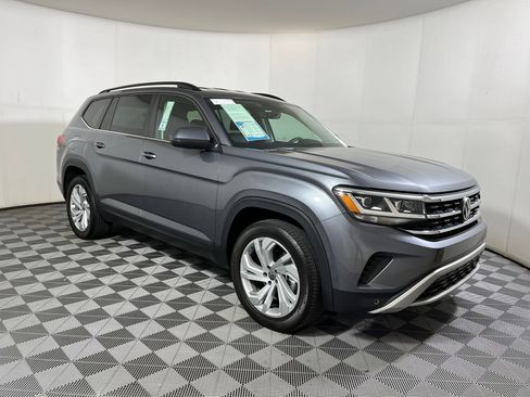 Used 2022 Volkswagen Atlas SE image 6