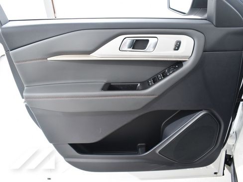 New 2025 Ford Explorer Active w/ Active Comfort Package image 26