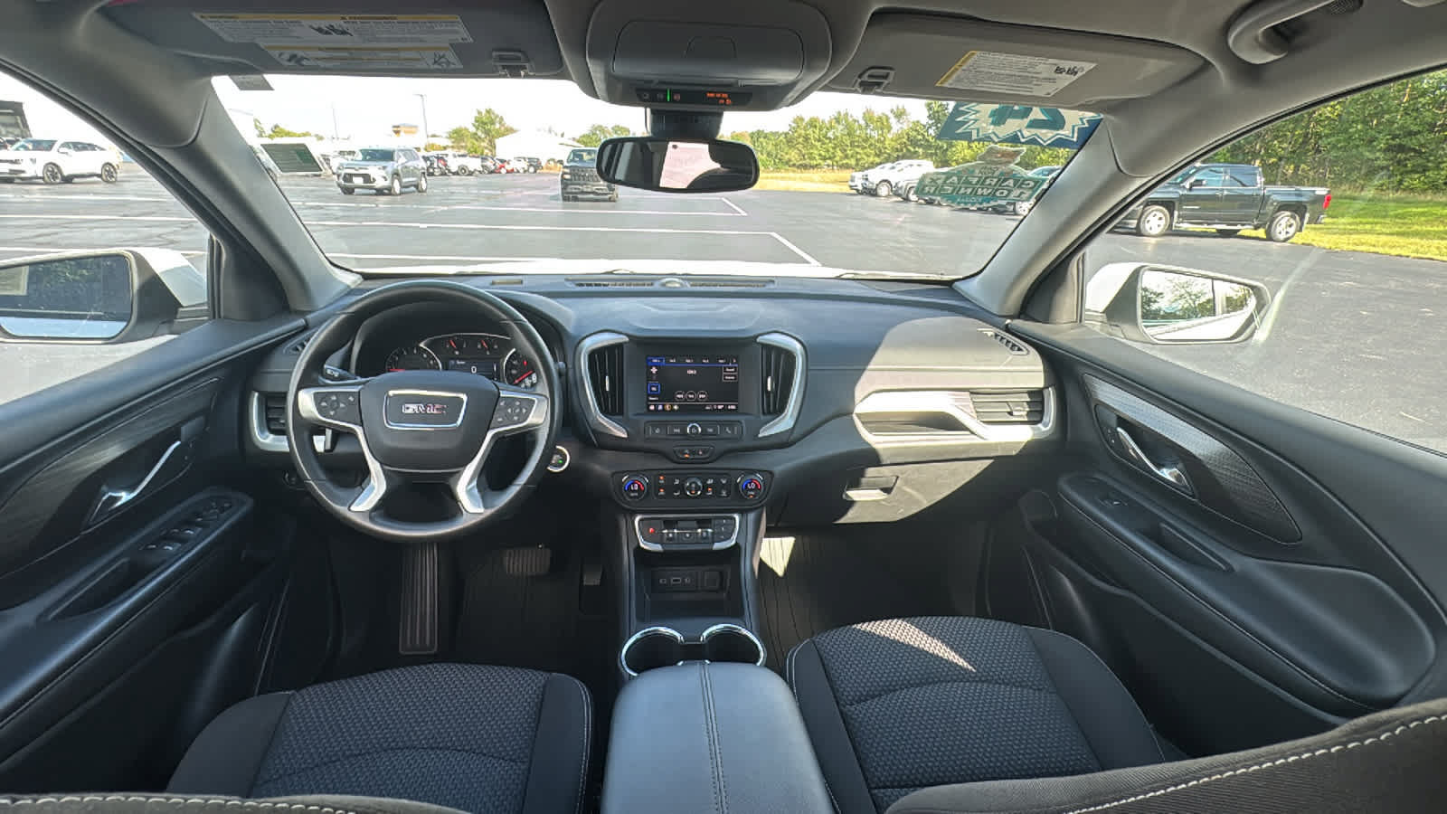 Used 2024 GMC Terrain SLE w/ Driver Convenience Package AWD/4WD image 28
