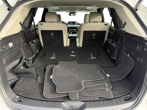 Used 2024 MAZDA CX-90 Plug-In Hybrid w/ Preferred image 17