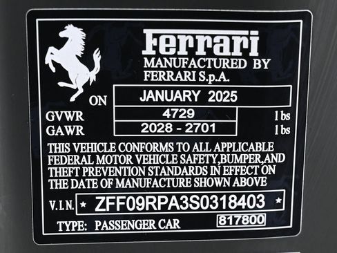 Certified 2025 Ferrari Roma Spider RWD image 32