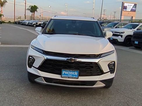 Used 2024 Chevrolet Blazer LT w/ Convenience Package FWD image 3