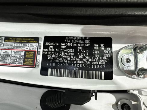 Used 2025 Kia Sorento S FWD image 42