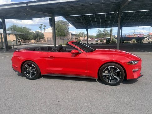 Used 2020 Ford Mustang Convertible RWD image 11