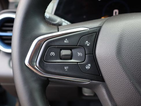 Used 2025 Chevrolet Trax LT w/ Driver Confidence Package FWD image 12