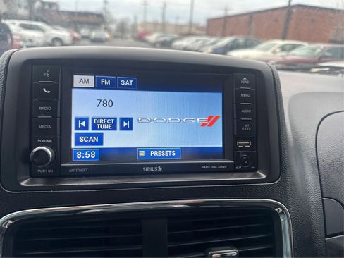 Used 2012 Dodge Grand Caravan SXT w/ UConnect Hands-Free Group FWD image 16
