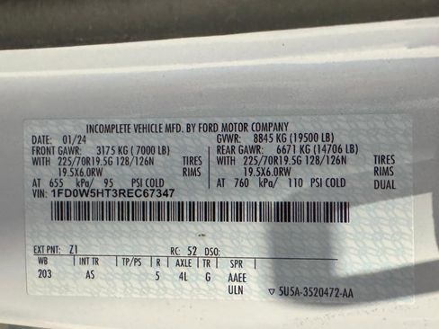 Used 2024 Ford F550 4x4 Crew Cab Super Duty image 24