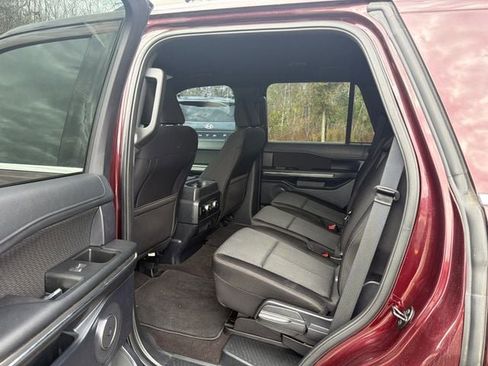 Used 2021 Ford Expedition XLT image 7
