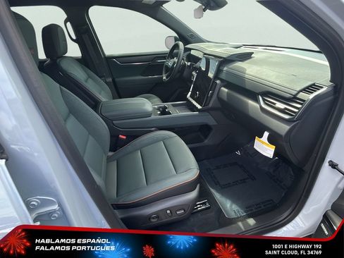 New 2026 GMC Acadia AT4 w/ Luxury Package AWD/4WD image 38