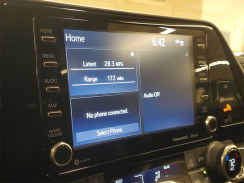 Used 2022 Toyota Highlander XLE image 28