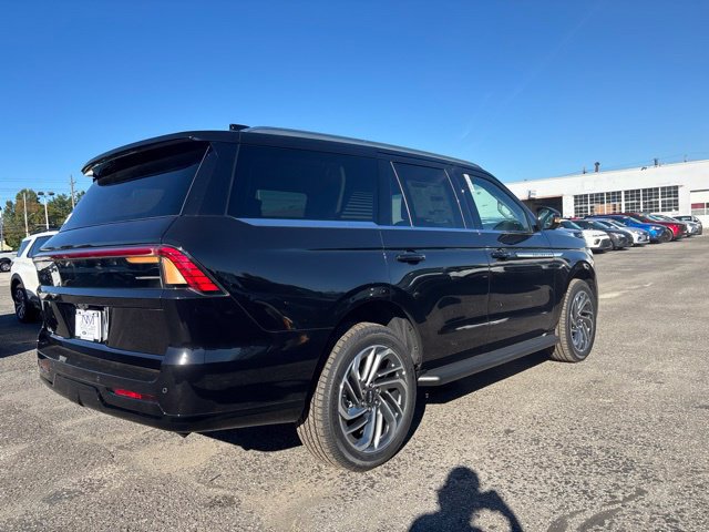 New 2026 Lincoln Navigator Premiere AWD/4WD image 5
