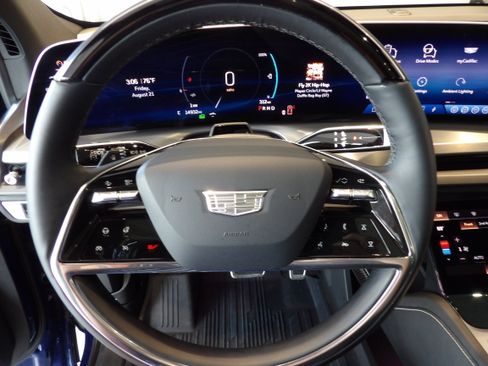 Used 2026 Cadillac Vistiq Sport w/ LPO, Floor Liner Package AWD/4WD image 11