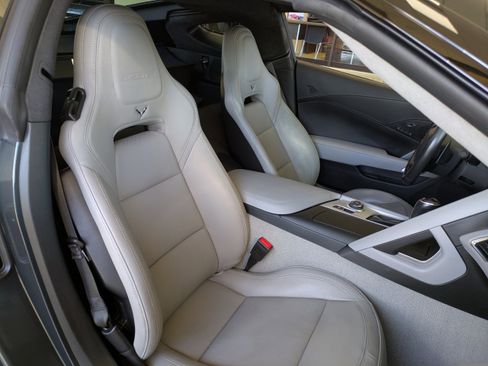 Used 2018 Chevrolet Corvette Z06 image 12