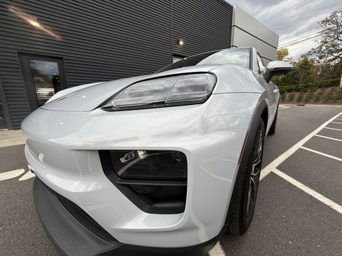 Certified 2024 Porsche Macan 4 Electric image 13