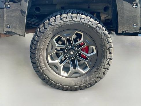 Used 2018 GMC Sierra 1500 SLT AWD/4WD image 36