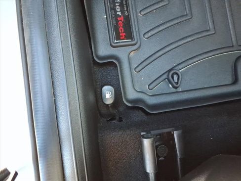 Used 2020 Hyundai Venue SE image 27