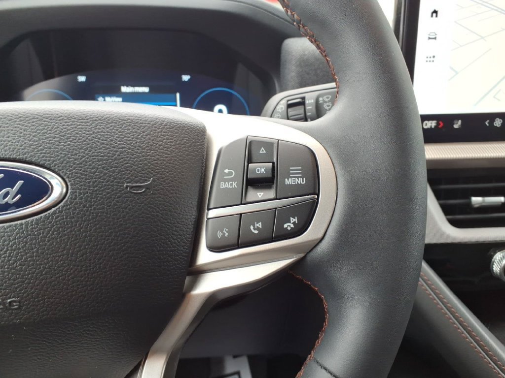Certified 2025 Ford Explorer Active w/ Active Comfort Package AWD/4WD image 18