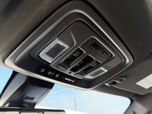 Used 2022 GMC Sierra 3500 Denali w/ Denali Ultimate Package image 18