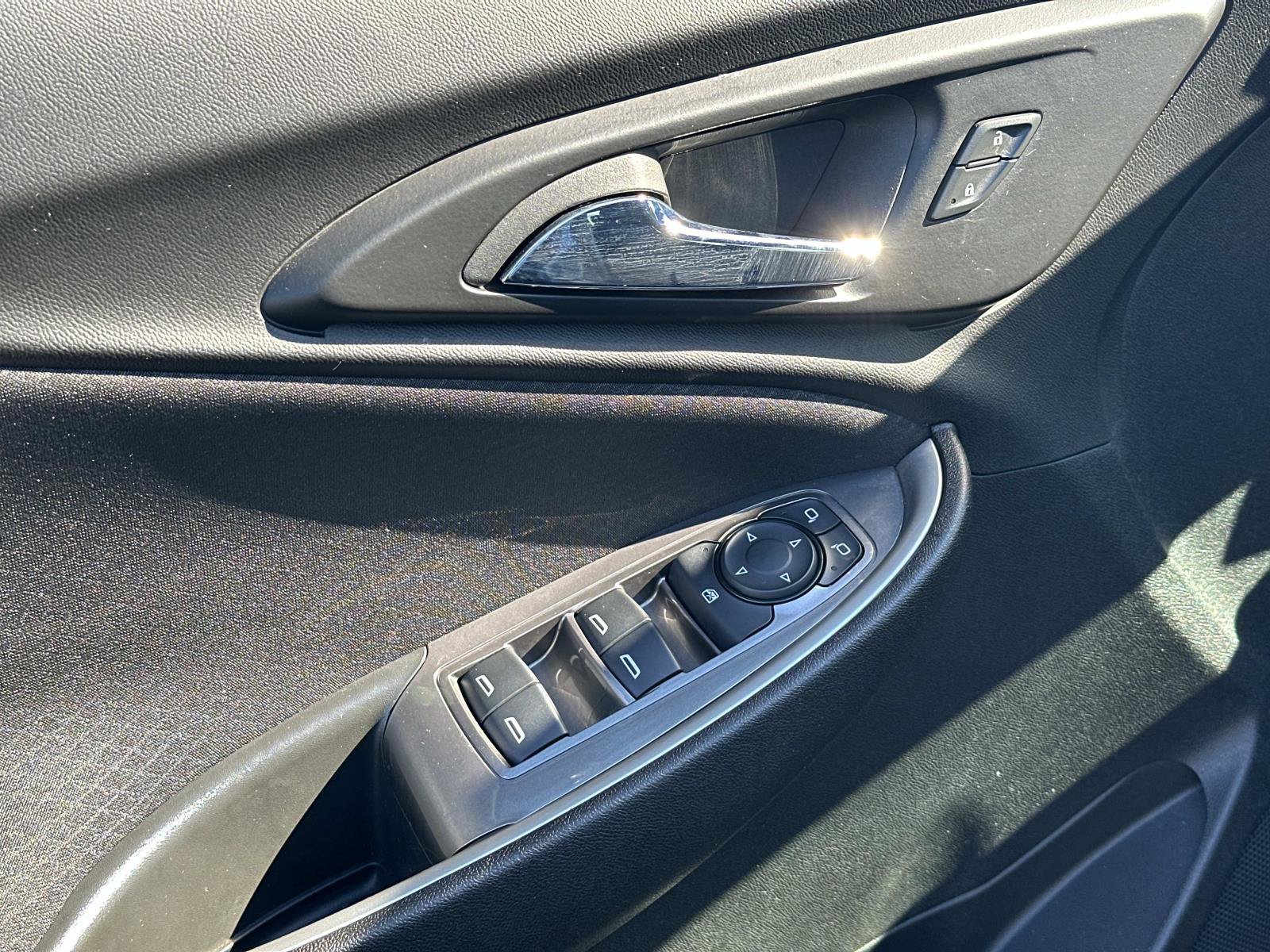 Certified 2024 Chevrolet Malibu RS FWD image 15
