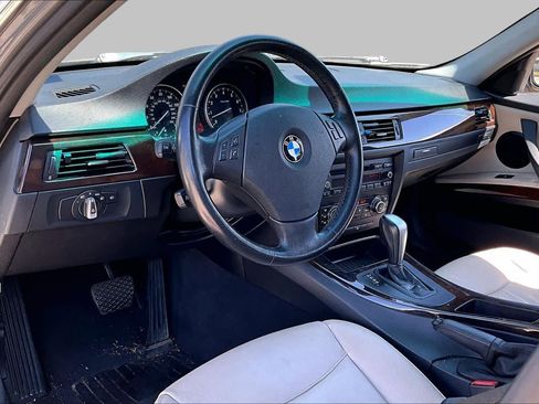 Used 2011 BMW 335i xDrive Sedan AWD/4WD image 16
