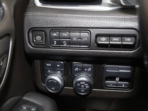 Used 2021 GMC Yukon Denali w/ Denali Ultimate Package image 30